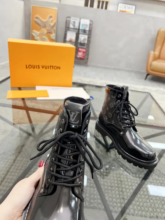 Louis Vuitton Shoe 